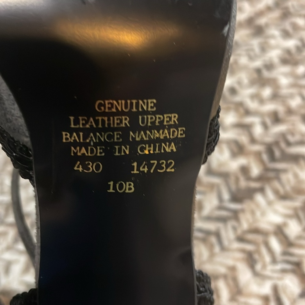 Vintage Newport News Gray Suede Women's Heels - Picture 8 of 10